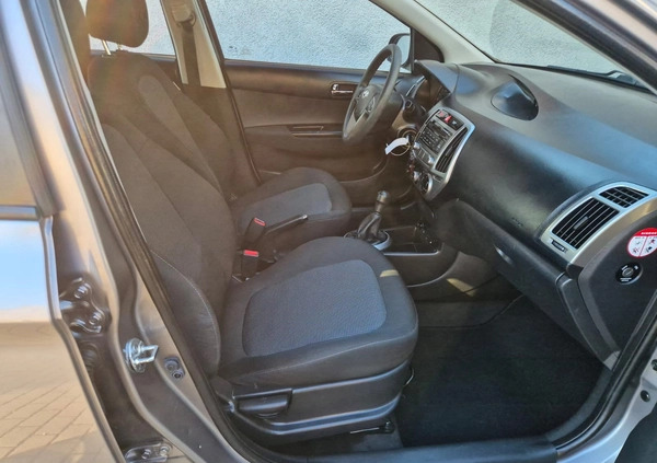 Hyundai i20 cena 23900 przebieg: 139460, rok produkcji 2013 z Zgierz małe 301
